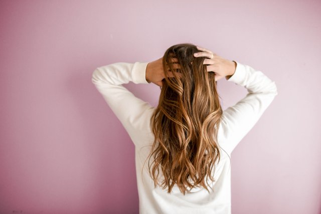 Home Remedies For Dandruff – 14 Easy Ways To Get Rid Of It